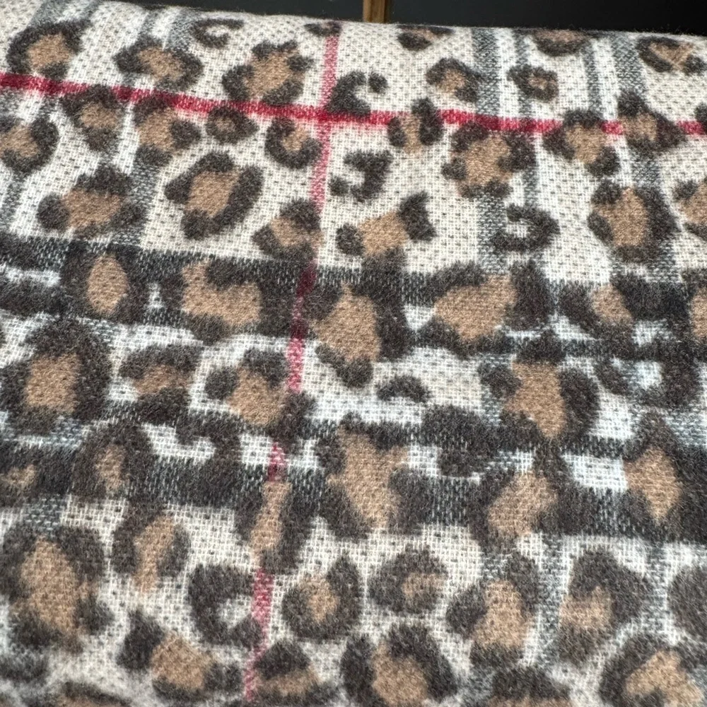 Cashmink NWT Leopard Print Tan Black Shawl Scarf 10x64 New Cozy Warm